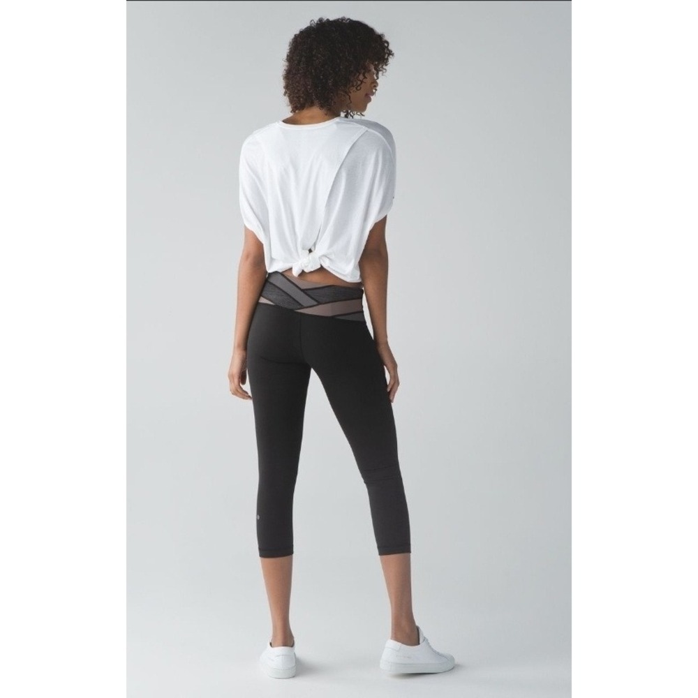 Lululemon Wunder‎ Under Crop Leggings Yoga Pants Athleisure Womens Size 2